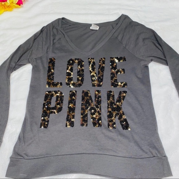 Sequins v neck top - Picture 2 of 5